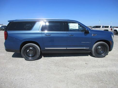 New 2026 GMC Yukon XL Denali image 3