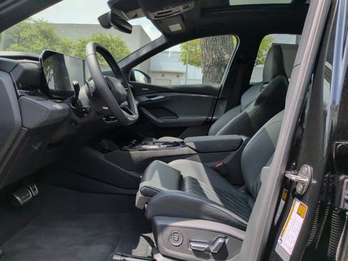 Certified 2025 Audi SQ6 e-tron Prestige w/ Premium Plus AWD/4WD image 15