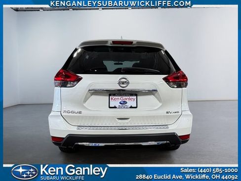 Used 2018 Nissan Rogue SV AWD/4WD image 4