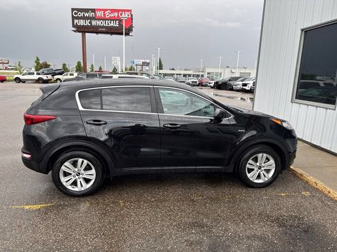 Used 2019 Kia Sportage LX AWD/4WD image 9