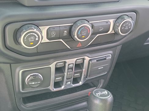 Used 2019 Jeep Wrangler Unlimited Sport S AWD/4WD image 27