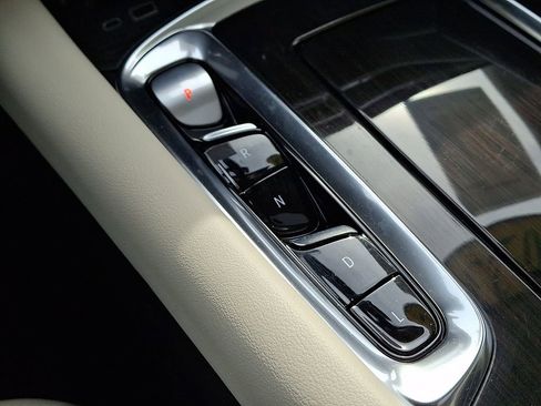 Used 2023 Buick Enclave Essence w/ Experience Buick Package image 16