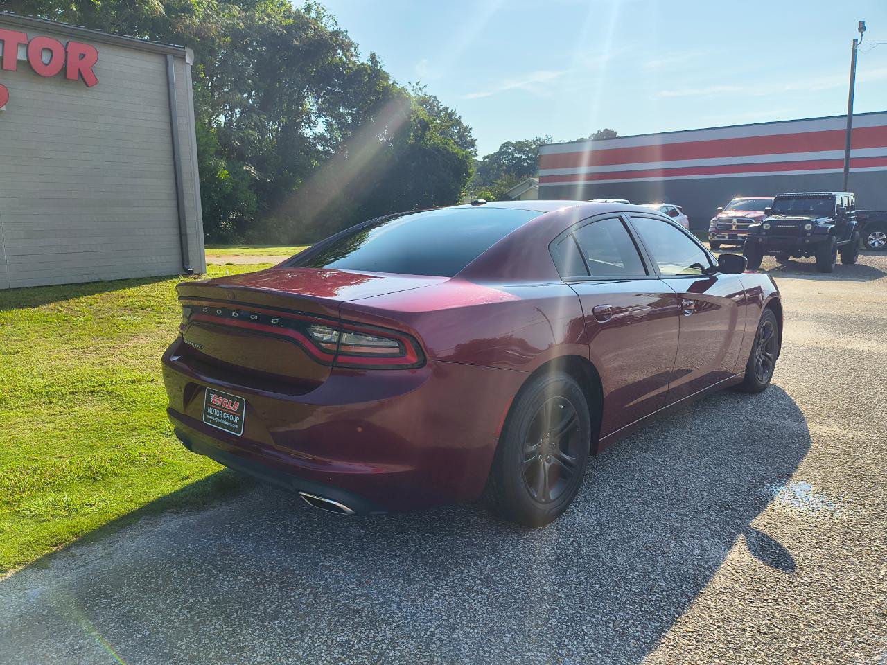 Used 2019 Dodge Charger SXT RWD image 8