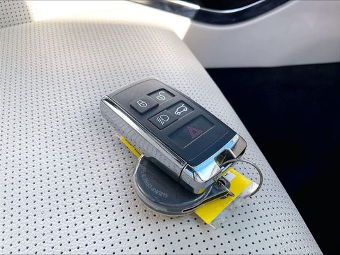 Used 2025 Jaguar F-PACE R-Dynamic S image 13