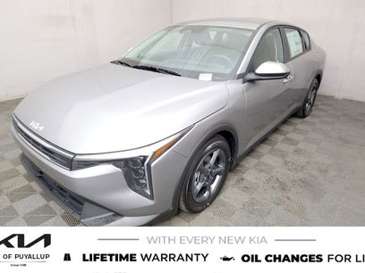 New 2025 Kia K4 LXS