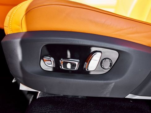 Used 2024 Rolls-Royce Cullinan Black Badge image 41