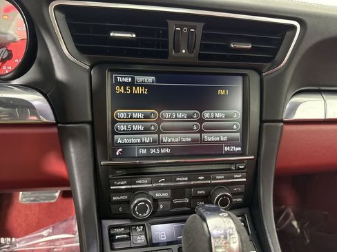 Certified 2016 Porsche 911 Targa 4S image 28