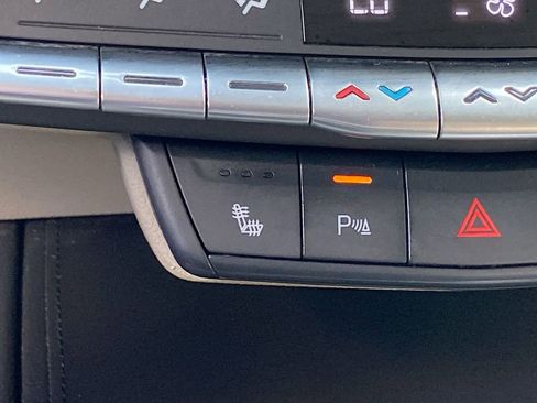 Used 2023 Cadillac XT4 Luxury w/ Cold Weather Package image 27