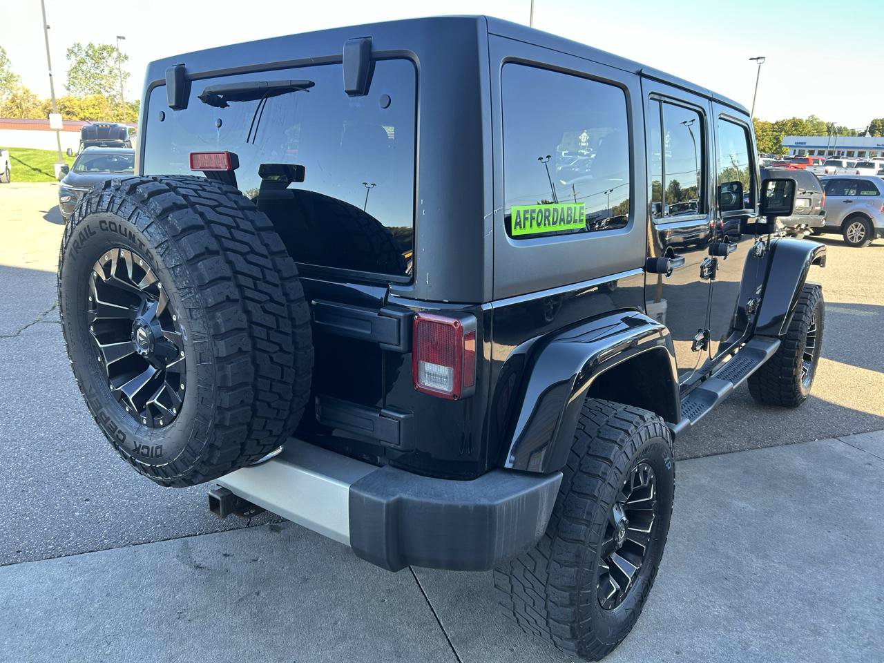 Used 2014 Jeep Wrangler Unlimited Sahara w/ Dual Top Group AWD/4WD image 5