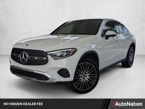 Used 2024 Mercedes-Benz GLC 300 4MATIC image 1