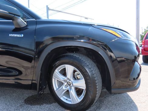 Used 2020 Toyota Highlander LE AWD/4WD image 20