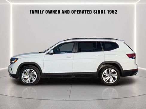 Used 2023 Volkswagen Atlas SE w/ Panoramic Sunroof Package FWD image 2