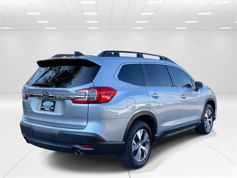 Used 2023 Subaru Ascent Premium w/ Convenience Package image 6