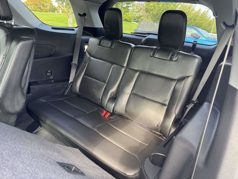 Certified 2022 Ford Explorer XLT w/ Equipment Group 202A image 13