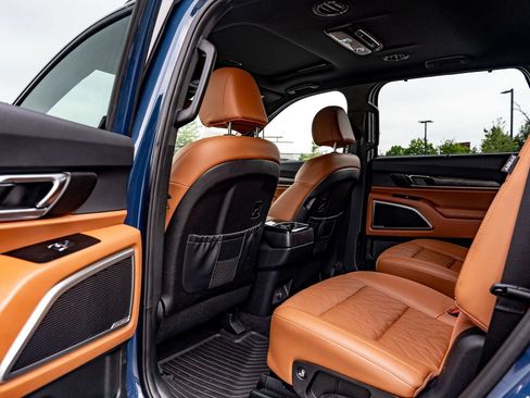 Used 2023 Kia Telluride EX X-Line AWD/4WD image 17