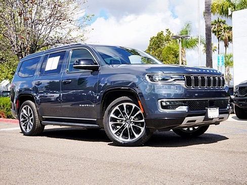 Used 2023 Jeep Wagoneer Series II w/ Premium Group I AWD/4WD image 2