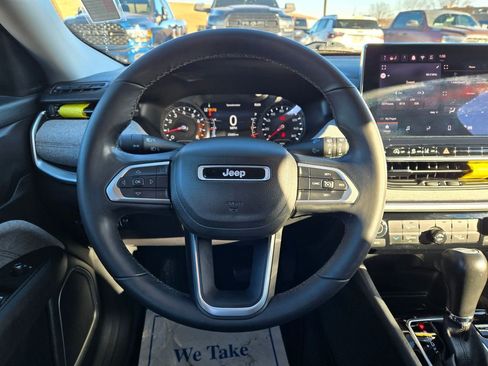 Used 2022 Jeep Compass Latitude image 17