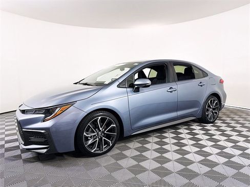 Certified 2022 Toyota Corolla SE image 3