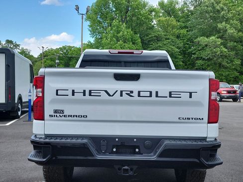 New 2026 Chevrolet Silverado 1500 Custom Trail Boss w/ LPO, Dark Essentials Package AWD/4WD image 4