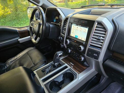 Used 2016 Ford F150 Lariat w/ Equipment Group 502A Luxury image 11