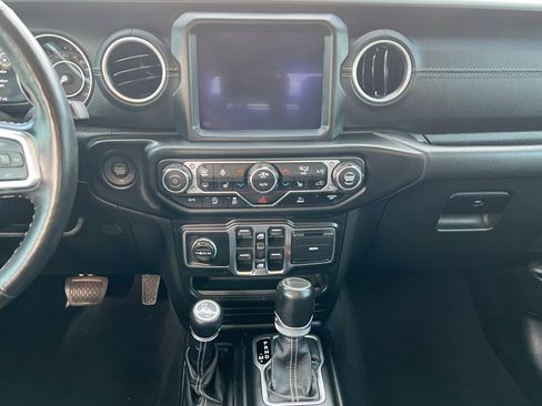 Certified 2021 Jeep Gladiator Overland w/ Popular Equipment Package image 13