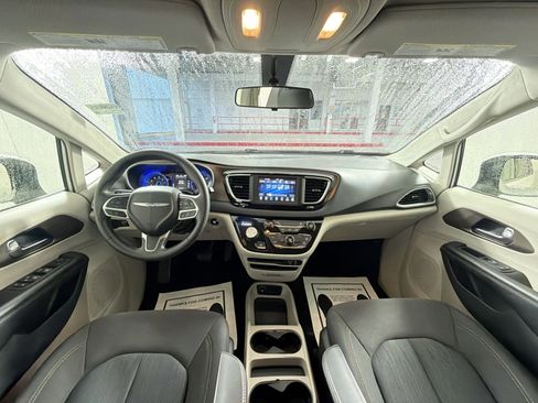Used 2019 Chrysler Pacifica L image 20