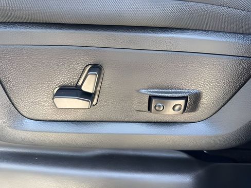 Used 2024 RAM 2500 Big Horn w/ Bed Utility Group image 10