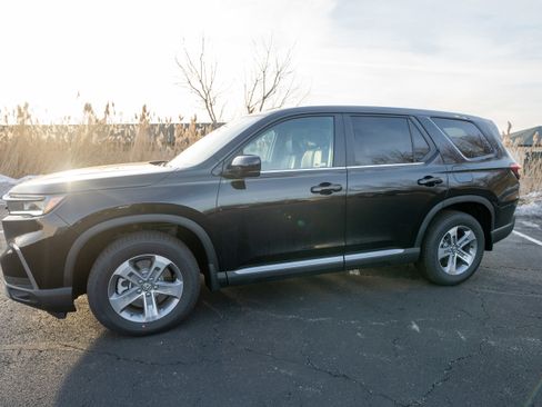 New 2025 Honda Pilot EX-L image 3