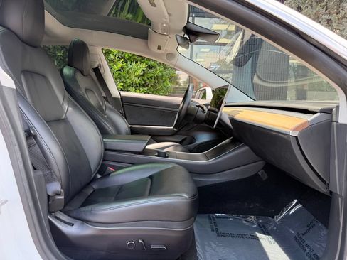 Used 2020 Tesla Model 3 Standard Range Plus RWD image 32