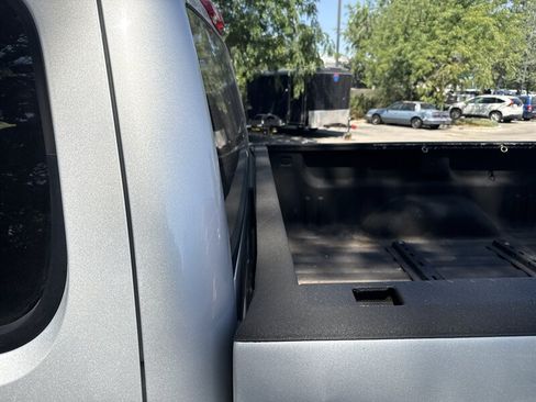 Used 2013 GMC Sierra 2500 SLT w/ SLT Convenience Package AWD/4WD image 22