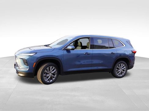 Used 2025 Buick Enclave Preferred AWD/4WD image 10