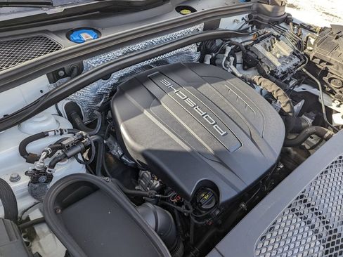 Used 2020 Porsche Macan AWD/4WD image 44