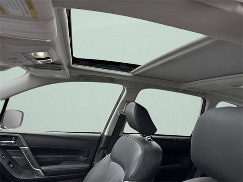 Used 2018 Subaru Forester 2.5i Touring w/ Popular Package #2 image 19