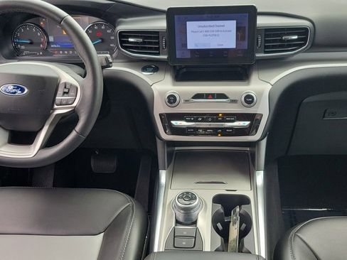 Certified 2022 Ford Explorer XLT w/ Equipment Group 202A image 21