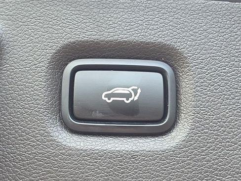 Used 2019 Hyundai Santa Fe Limited FWD image 11