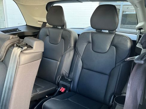 Certified 2022 Volvo XC90 T6 Inscription w/ Lounge Package image 32
