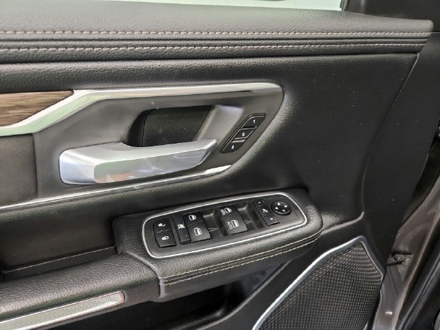 Used 2020 RAM 1500 Laramie AWD/4WD image 15