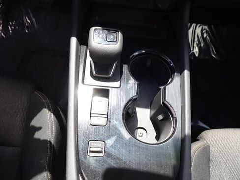 Used 2024 Nissan Rogue SV FWD image 34