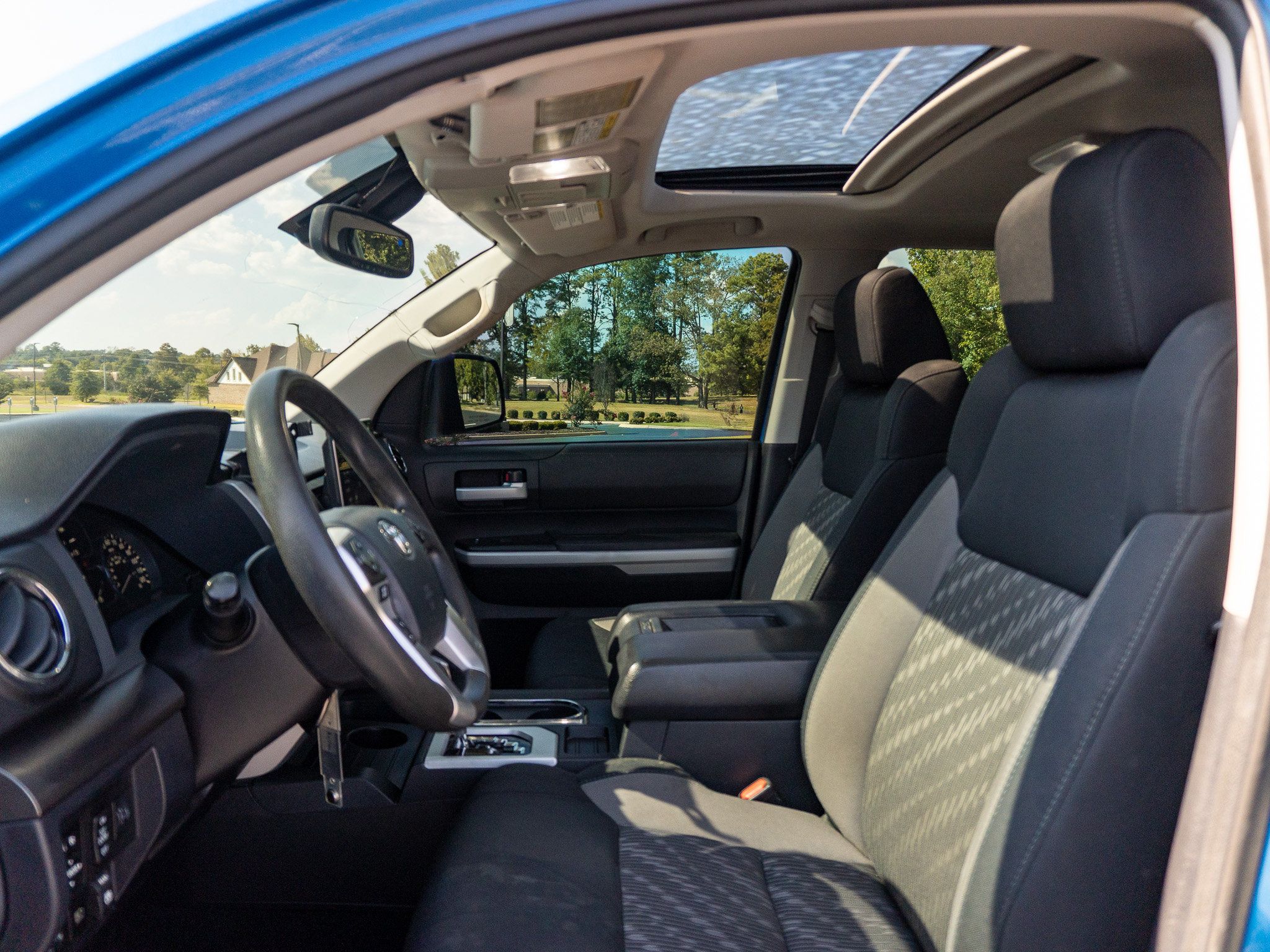 Used 2018 Toyota Tundra SR5 AWD/4WD image 11