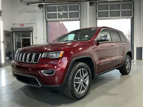 Used 2018 Jeep Grand Cherokee Limited image 2