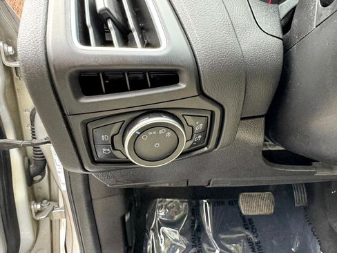 Used 2016 Ford Focus Titanium w/ Titanium Technology Package FWD image 30