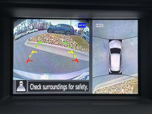 Used 2019 INFINITI QX30 Premium w/ Navigation Package image 18