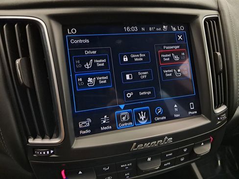 Used 2017 Maserati Levante Q4 AWD Premium image 19