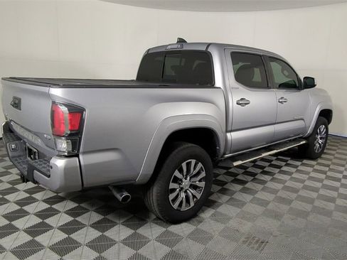 Used 2020 Toyota Tacoma Limited image 5