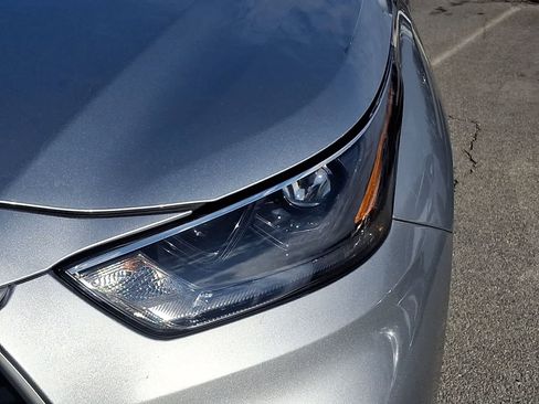 Certified 2023 Toyota Highlander LE image 11