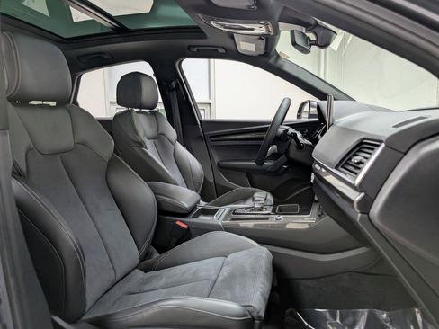 Used 2022 Audi SQ5 Premium w/ Convenience Package image 25