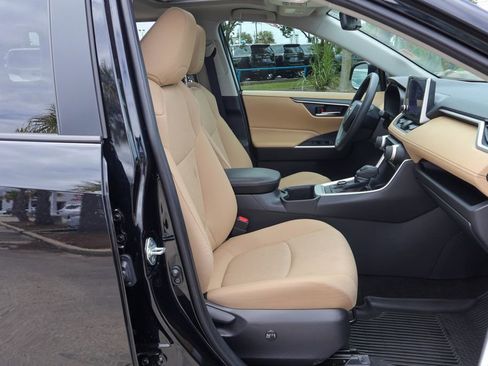 Used 2025 Toyota RAV4 XLE w/ Convenience Package AWD/4WD image 9