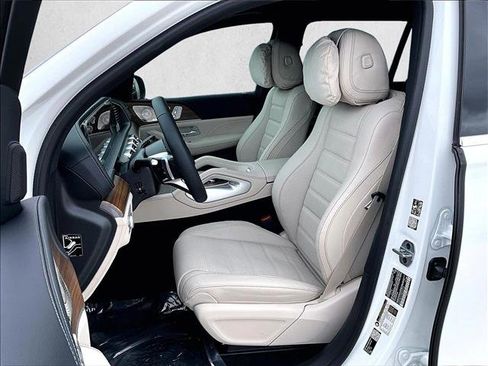 New 2026 Mercedes-Benz GLS 580 4MATIC image 11