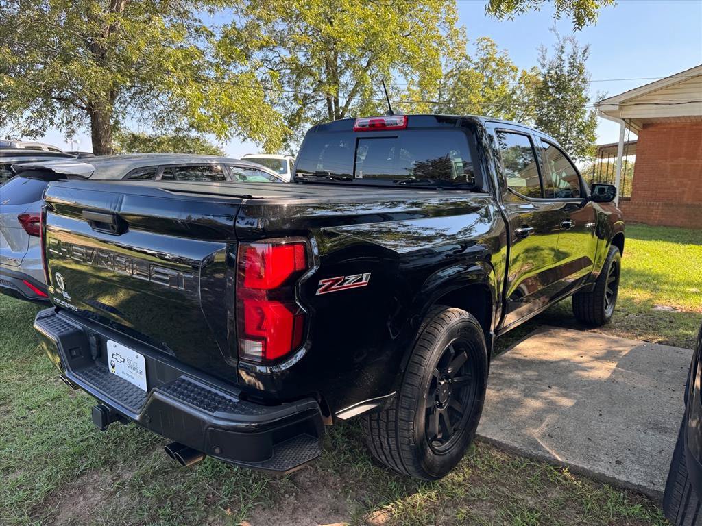 Used 2025 Chevrolet Colorado Z71 w/ Z71 Convenience Package 2 AWD/4WD image 5