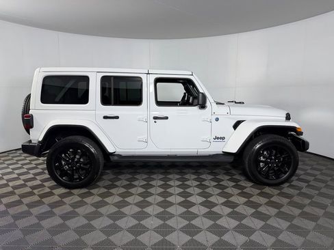 Used 2025 Jeep Wrangler Unlimited Sahara AWD/4WD image 5